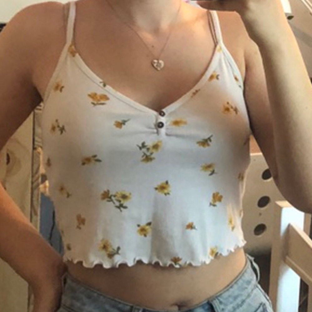 Super cute white floral tank top!